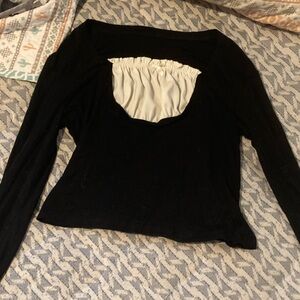 Aesthetic Cropped Black Long-sleeve Shirt from Meihuida / women / medium / used